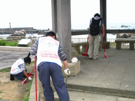 基隆地檢署試辦社會勞動新制!結合東北角暨宜蘭海岸國家風景區管理處清潔東北角鼻頭港、南雅風景區。